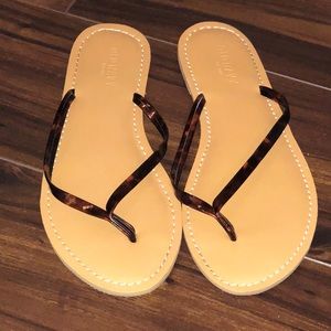 Old Navy Shoes - Old Navy flip flops. Old Navy Shoes - Old Navy flip flops.